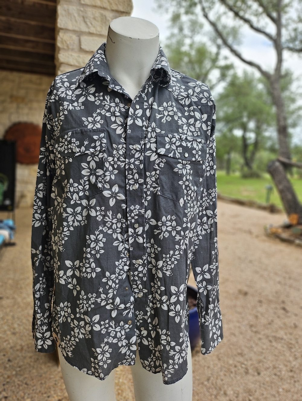 Western Aloha Hawaiian Pearl Snap Long Sleeve Shirt Grey White Floral Size XL